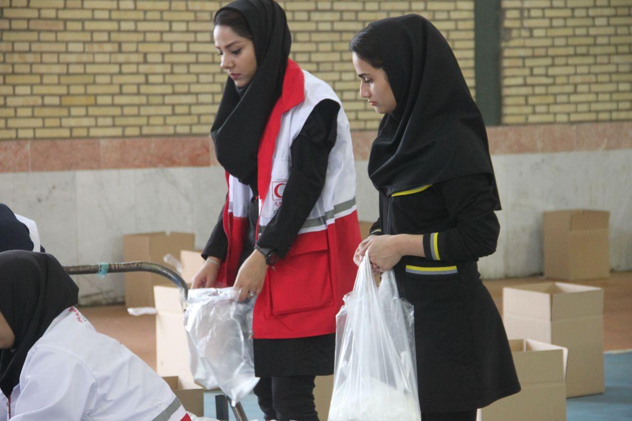 توزیع 300 بسته معیشتی و بهداشتی میان خانواده‌های کم برخوردار در گرگان